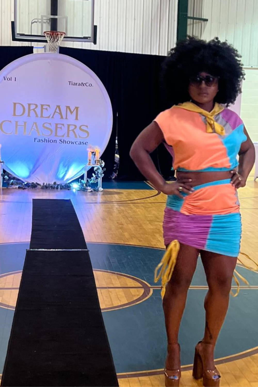 COLOR BLOCK HOOD AND RUCHED SKIRT SET