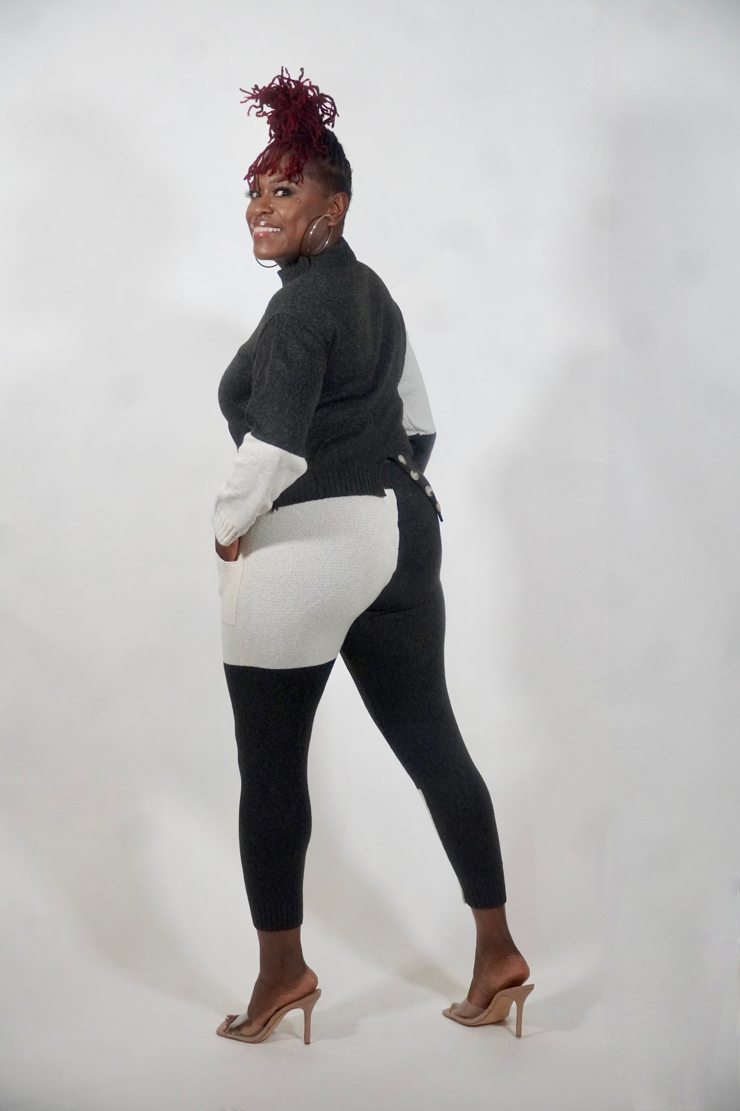 CHARCOAL TWO-TONE KNIT TOP AND JOGGER SET