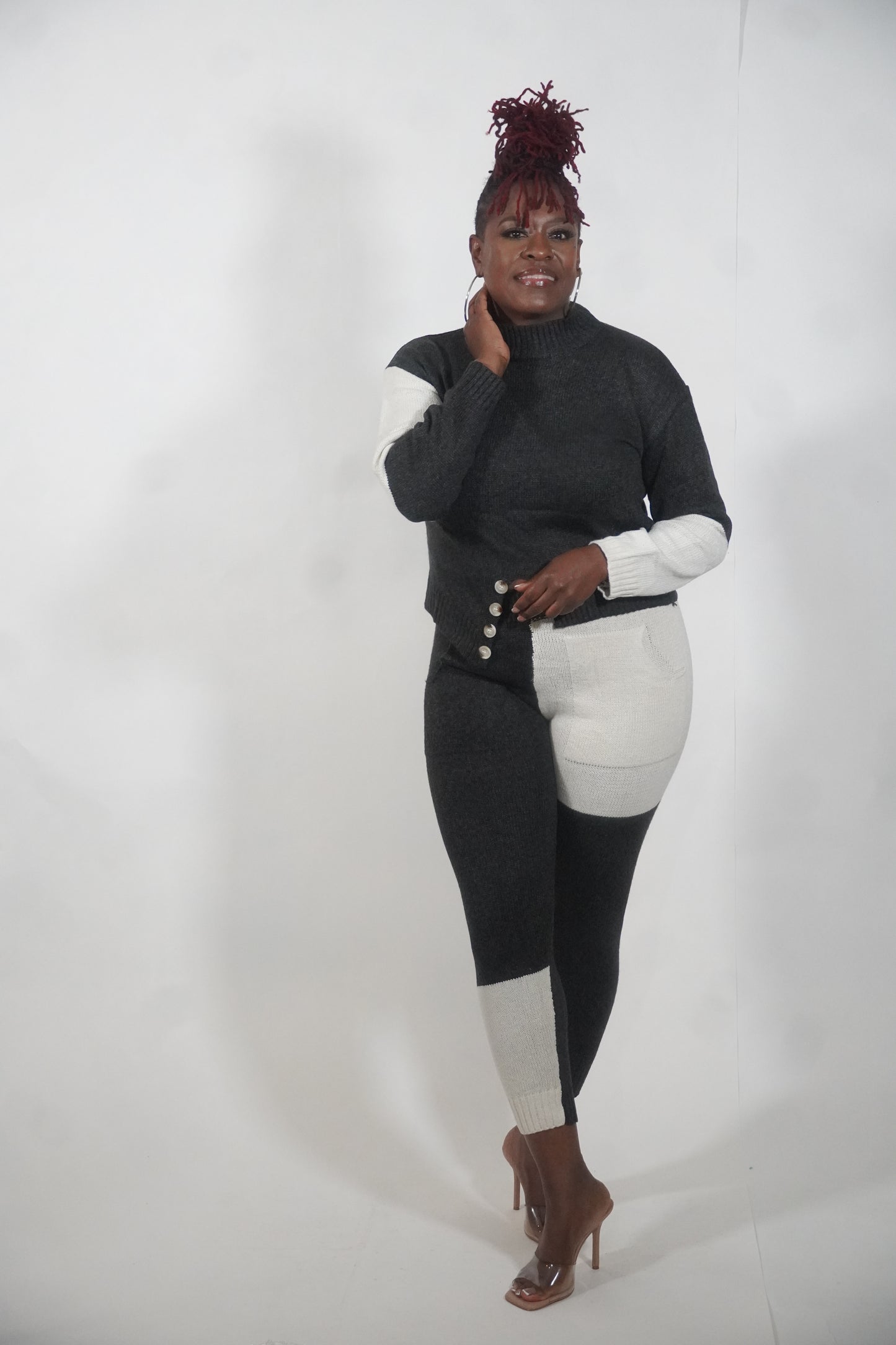 CHARCOAL TWO-TONE KNIT TOP AND JOGGER SET