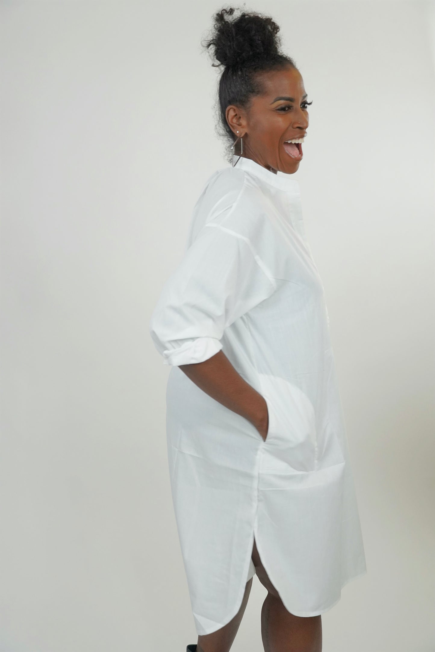 Button-down shirt dress w/pockets