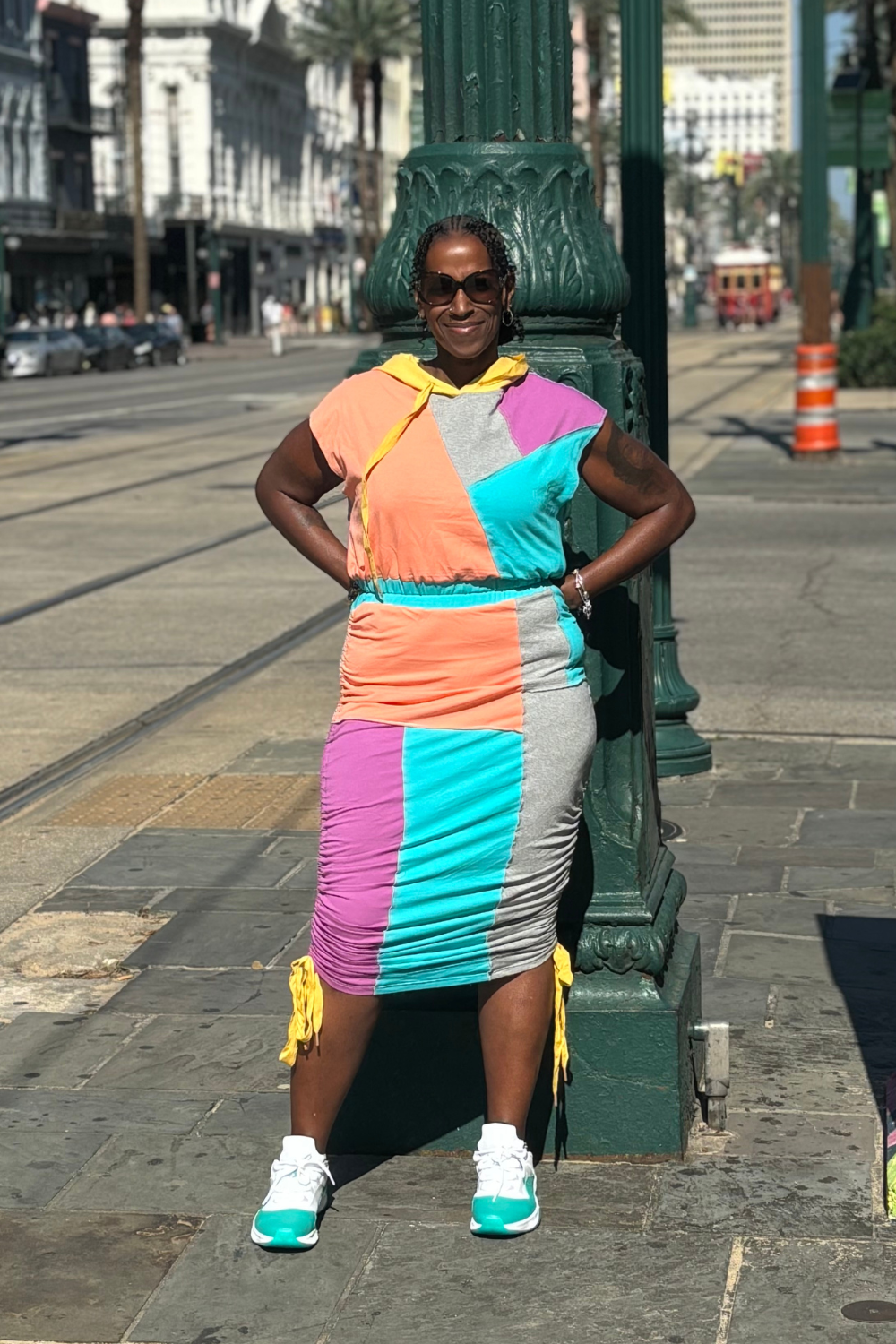 COLOR BLOCK HOOD AND RUCHED SKIRT SET